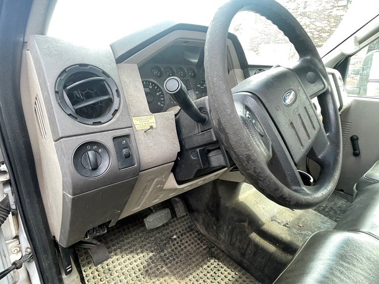 2009-ford-f550-image-31