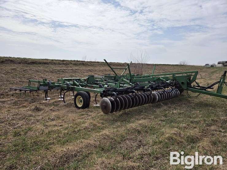 john-deere-726-image-9