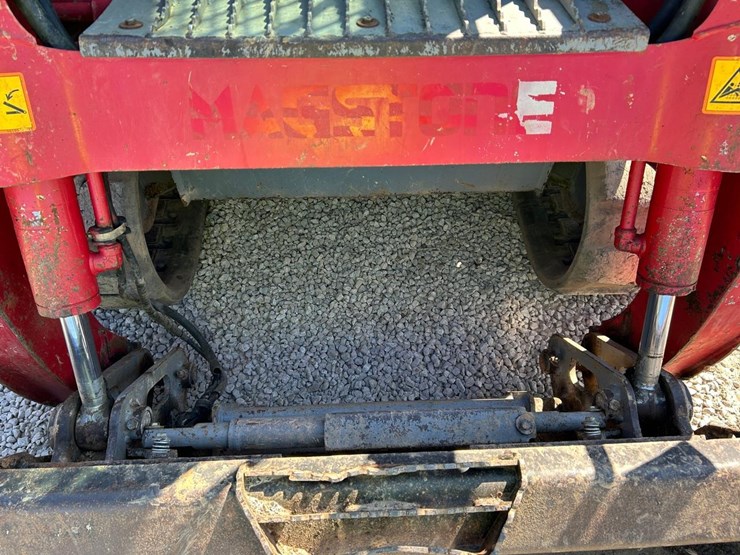 2013-takeuchi-tl12-image-10