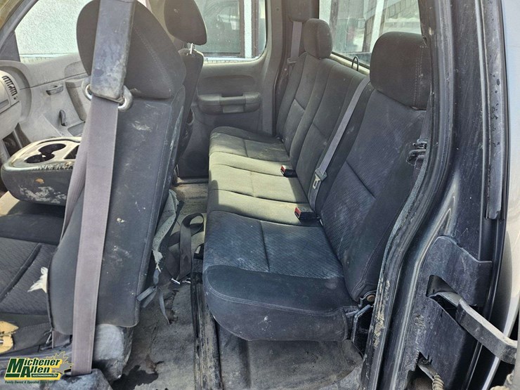 2011-chevrolet-silverado-1500-image-16