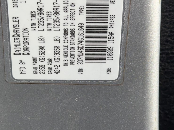 2004-dodge-3500-image-16