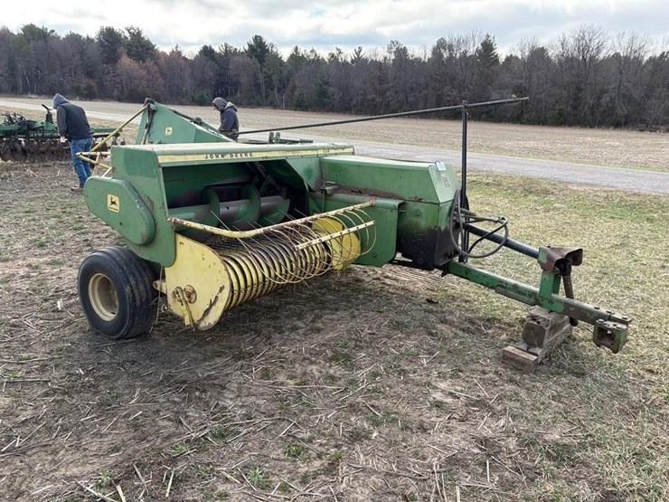 john-deere-336-image-1