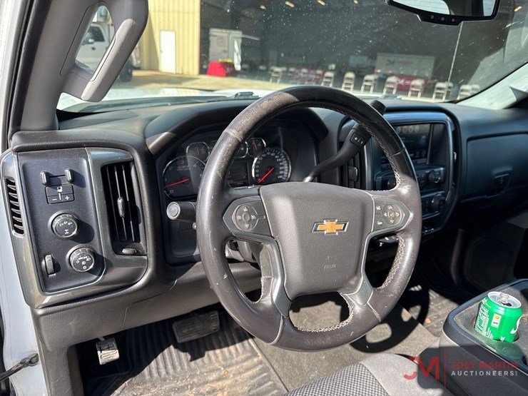 2018-chevrolet-silverado-2500-lt-image-15