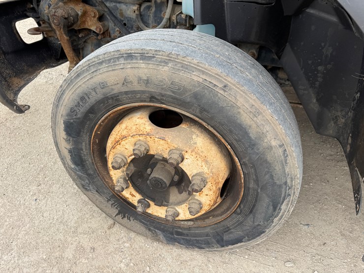 2003-international-durastar-4300-image-23