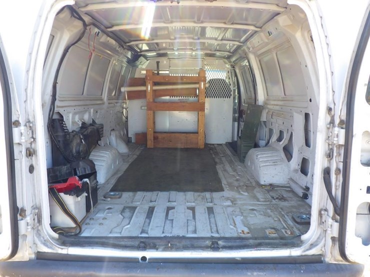 2006-ford-econoline-350-image-9