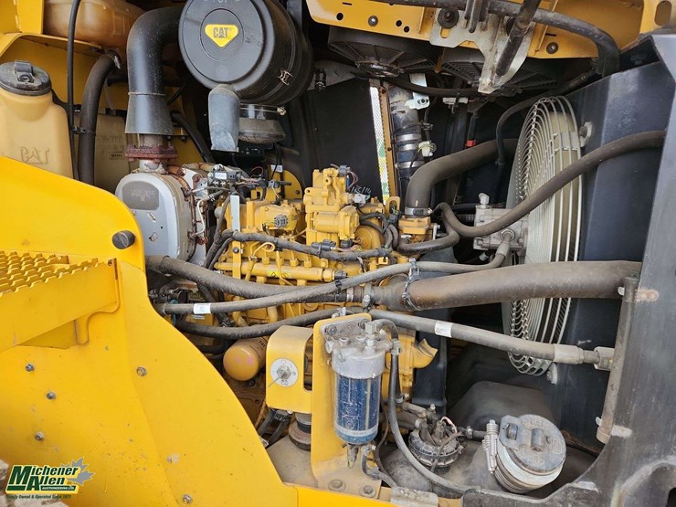 2014-caterpillar-910k-image-25