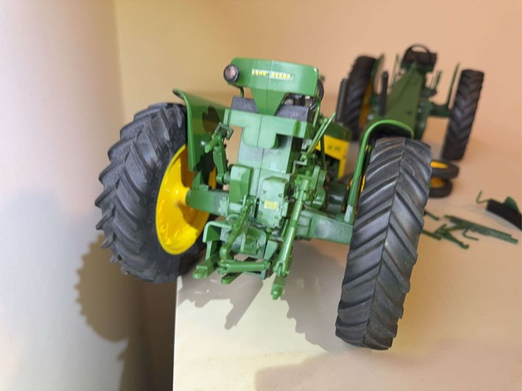 john-deere-720-image-5