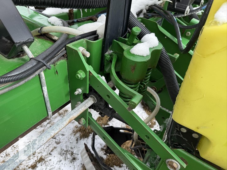 john-deere-1750-image-40