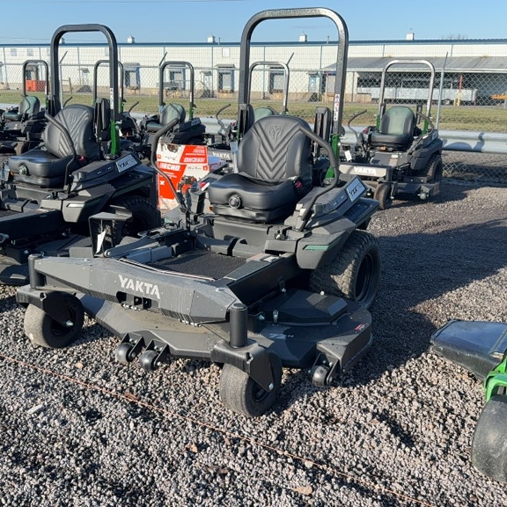 #4026 • YAKTA YXR 710 ZERO TURN MOWER