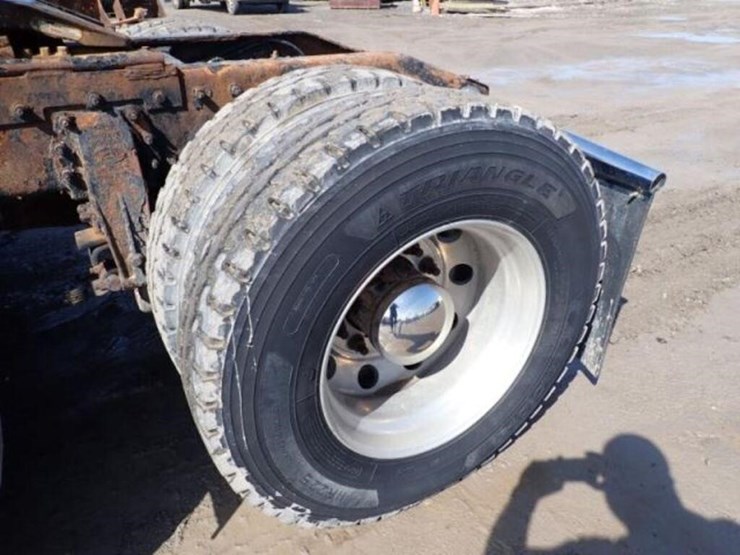 2014-peterbilt-389-image-50