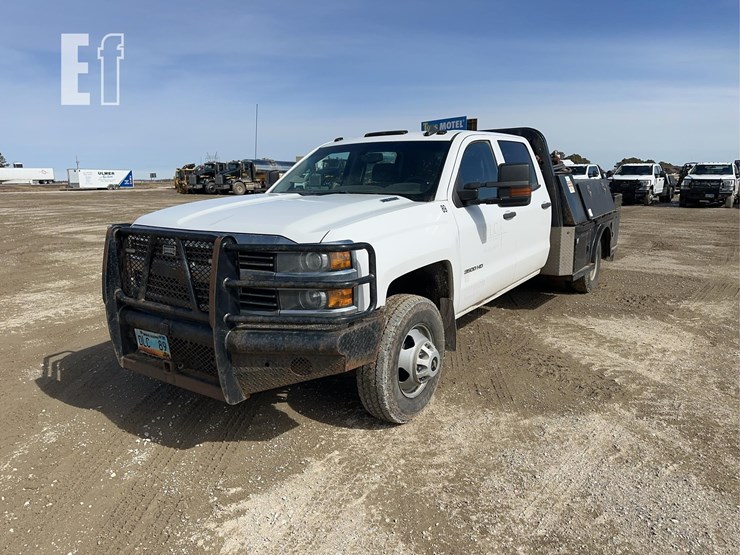2015-chevrolet-3500-image-1