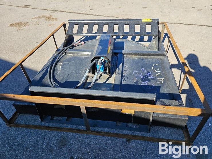 2025-massey-ferguson-730-image-6