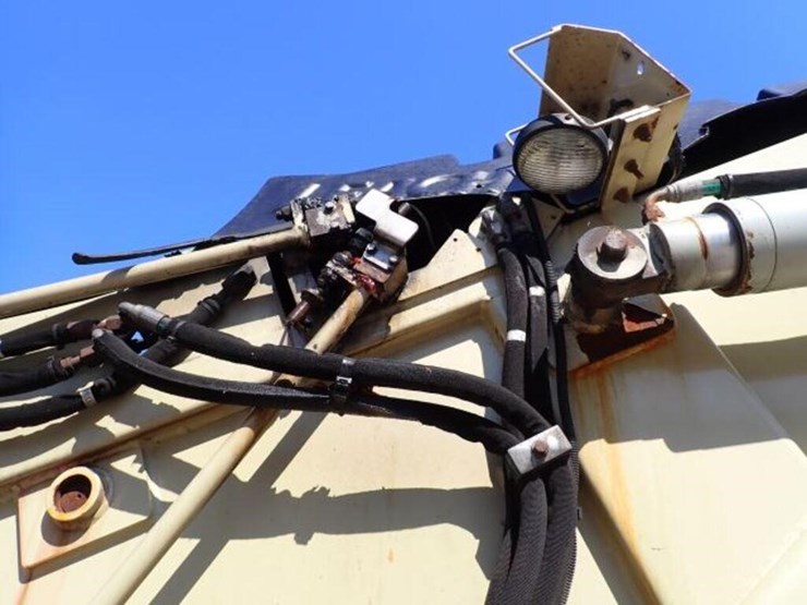 2017-western-star-4700sb-image-73