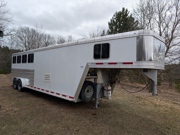 #282-•-2015-featherlite-29'-aluminum-gooseneck-horse-trailer-(wi-title)-(ridgeland,-wi)-image-13