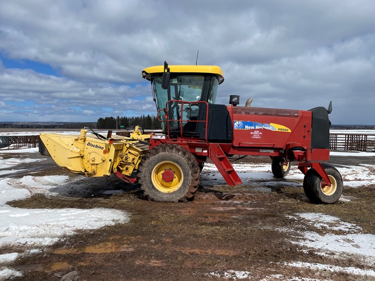 2011-new-holland-h8060-image-8