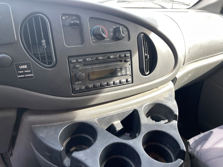 2008-ford-e350-image-15