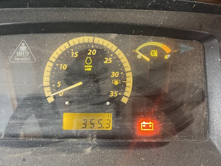 2017-john-deere-1025r-image-6