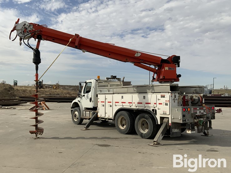 2013-freightliner-m2-106-image-7