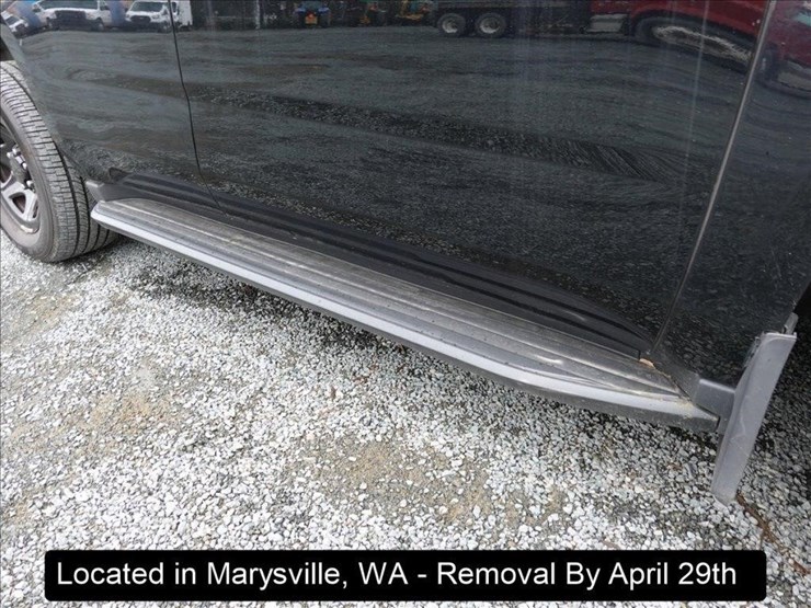 2017-chevrolet-tahoe-image-21