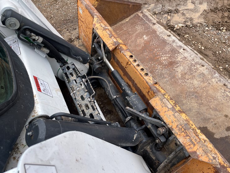 2018-bobcat-t740-image-19