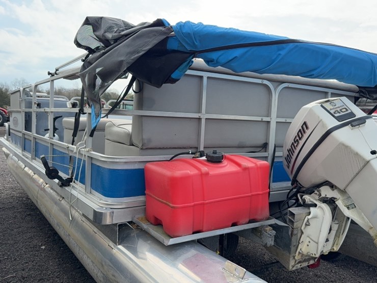 #4007-•-1990-sylvan-20'-pontoon-boat-image-8