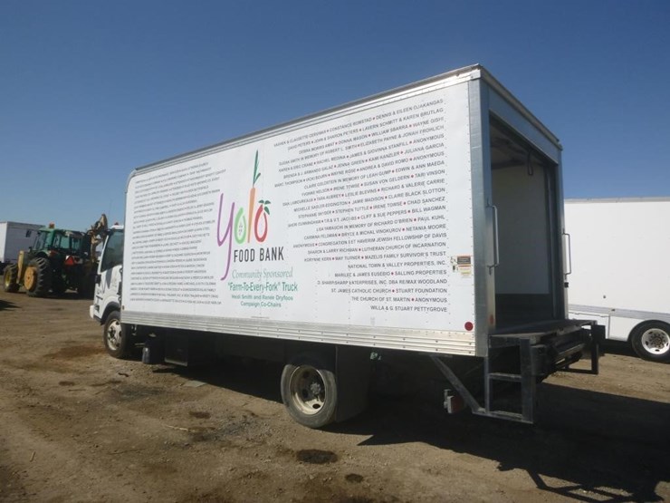 2016-isuzu-nqr-image-4