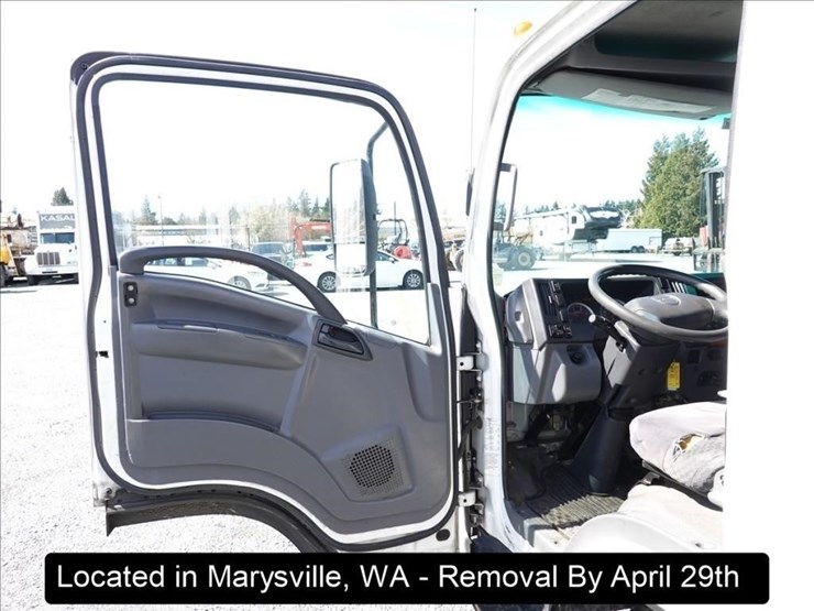 2013-isuzu-nqr-image-5