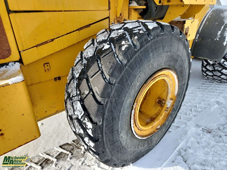 2013-deere-644k-image-11