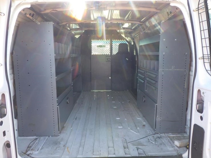 2011-ford-cargo-image-9