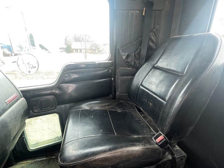 #240-•-2005-kenworth-truck-tractor-(has-mn-title)-(mora,-mn)-image-42