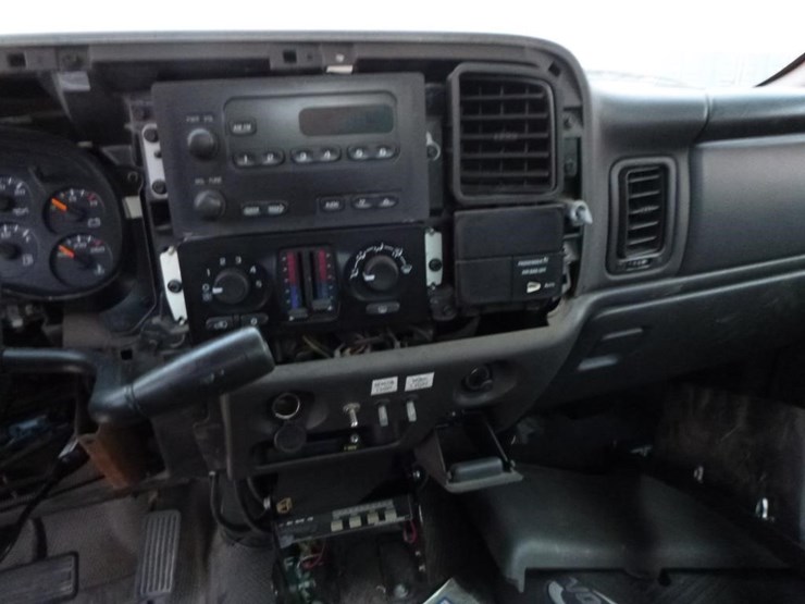 2003-chevrolet-2500-image-12