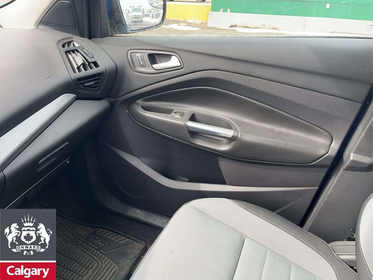 2013-ford-escape-se-image-28