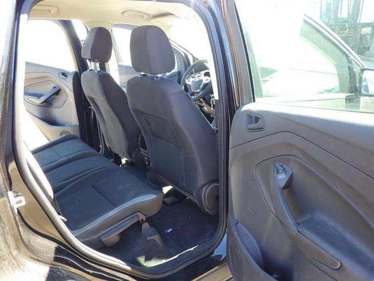 2015-ford-escape-image-8