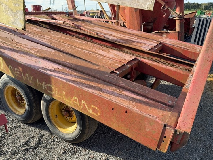 new-holland-1033-image-6