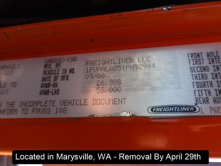 2001-freightliner-fld120-image-23