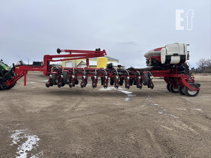 2014-white-9824-image-6