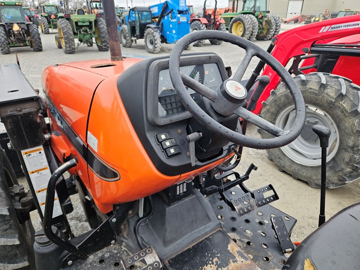 2002-agco-lt70-image-16