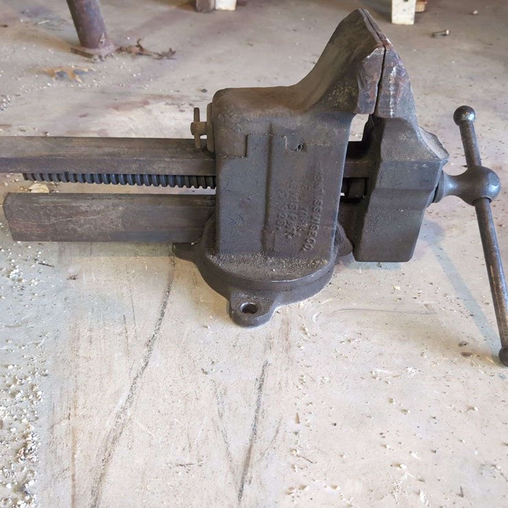 Swivels Vise