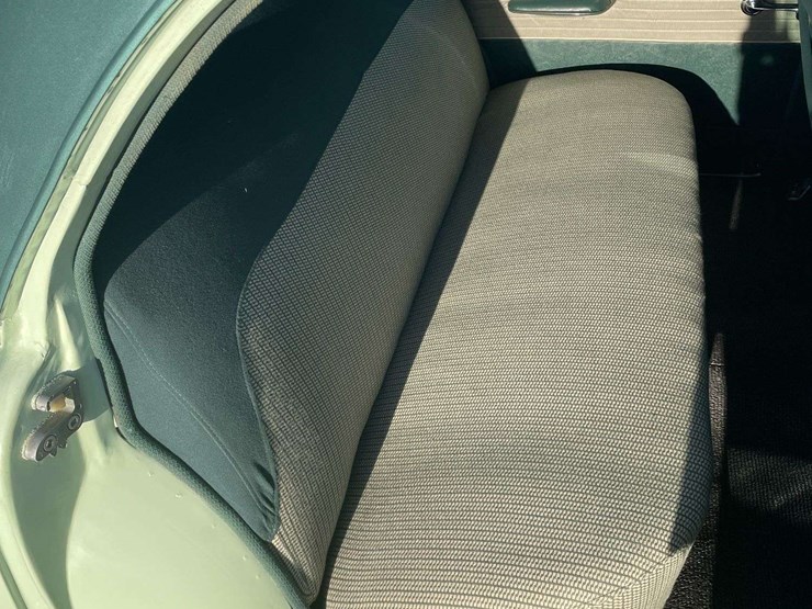 1953-ford-customline-sedan-image-60