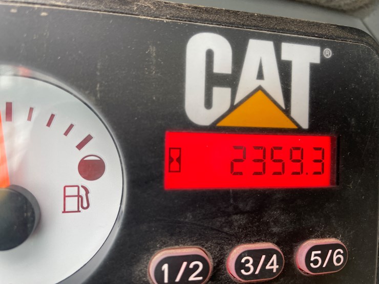 2015-caterpillar-279d-image-39