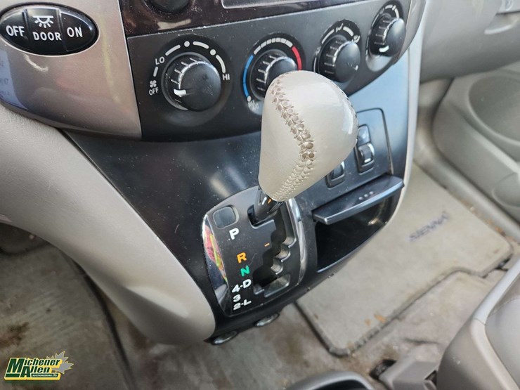 2007-toyota-sienna-le-image-22