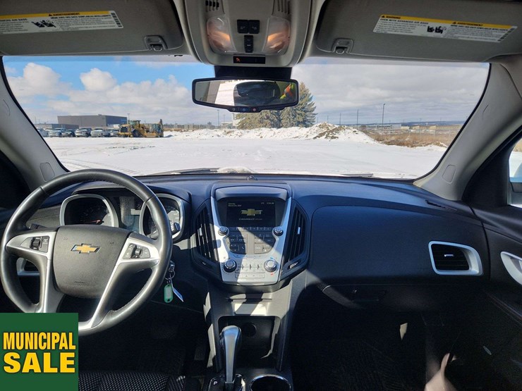 2015-chevrolet-equinox-lt-image-19