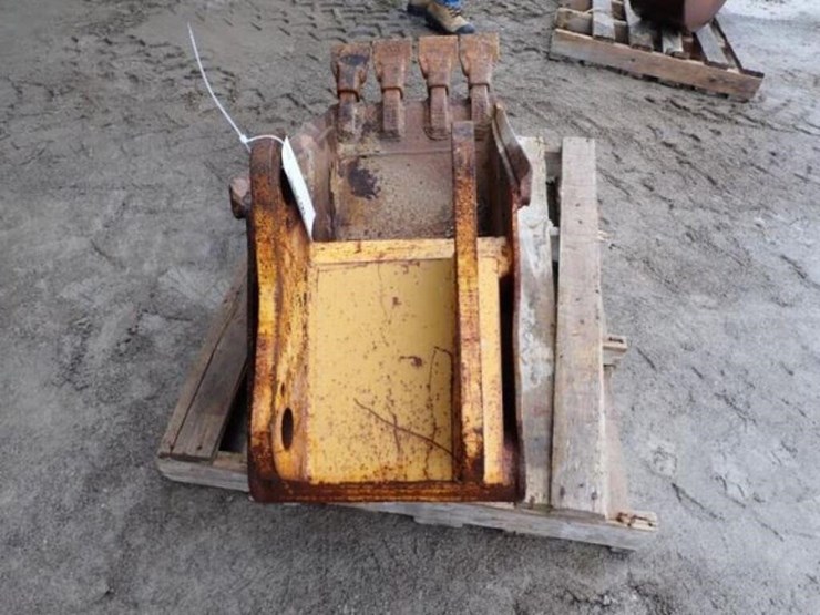 caterpillar-16-image-5