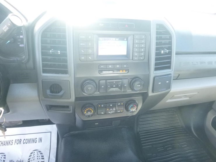 2021-ford-f550-image-14