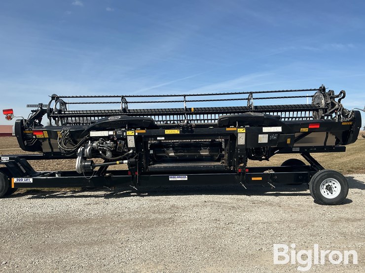 2023-macdon-fd225-flex-draper-head-image-6