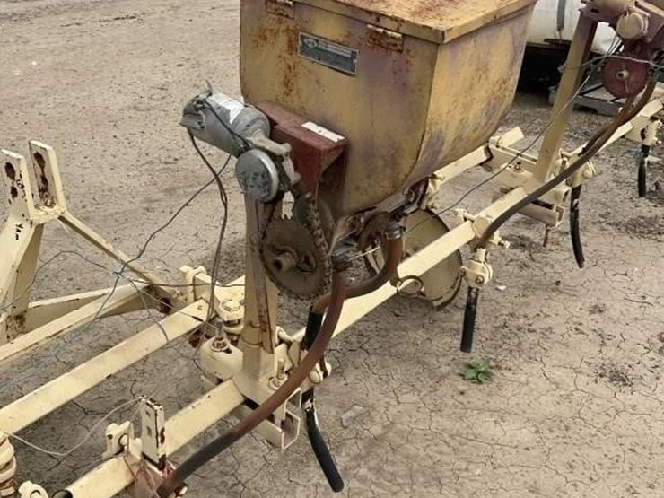 gandy-3-pt-8-row-30"-baiter-bar-image-8