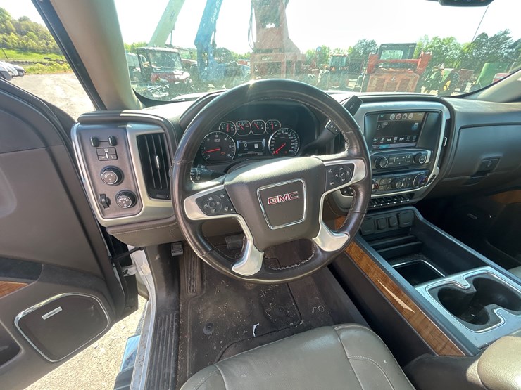 2017-gmc-sierra-1500-image-11