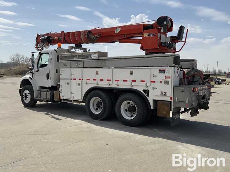 2014-freightliner-m2-106-image-15