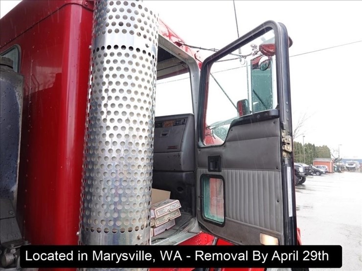 2002-kenworth-t800-image-11