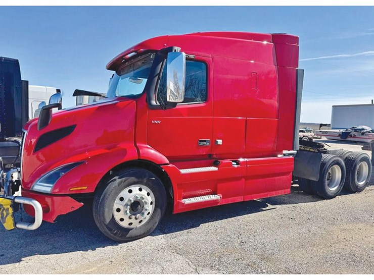 2022-volvo-vnr660-image-1